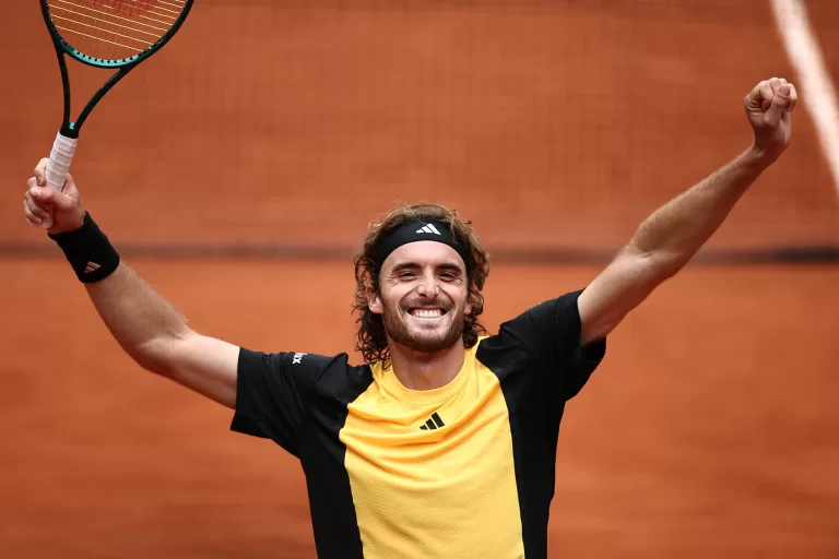 French Open Day 8 Recap: Swiatek’s Double Baggle, Sinner Fights Back and Alcaraz Sets Up Tsitsipas Clash